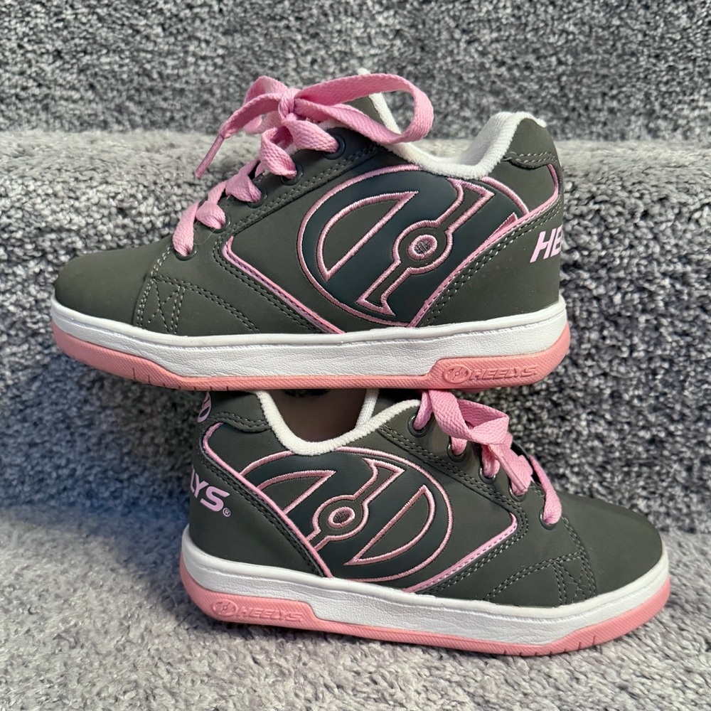 Kids Gray and Pink Heelys